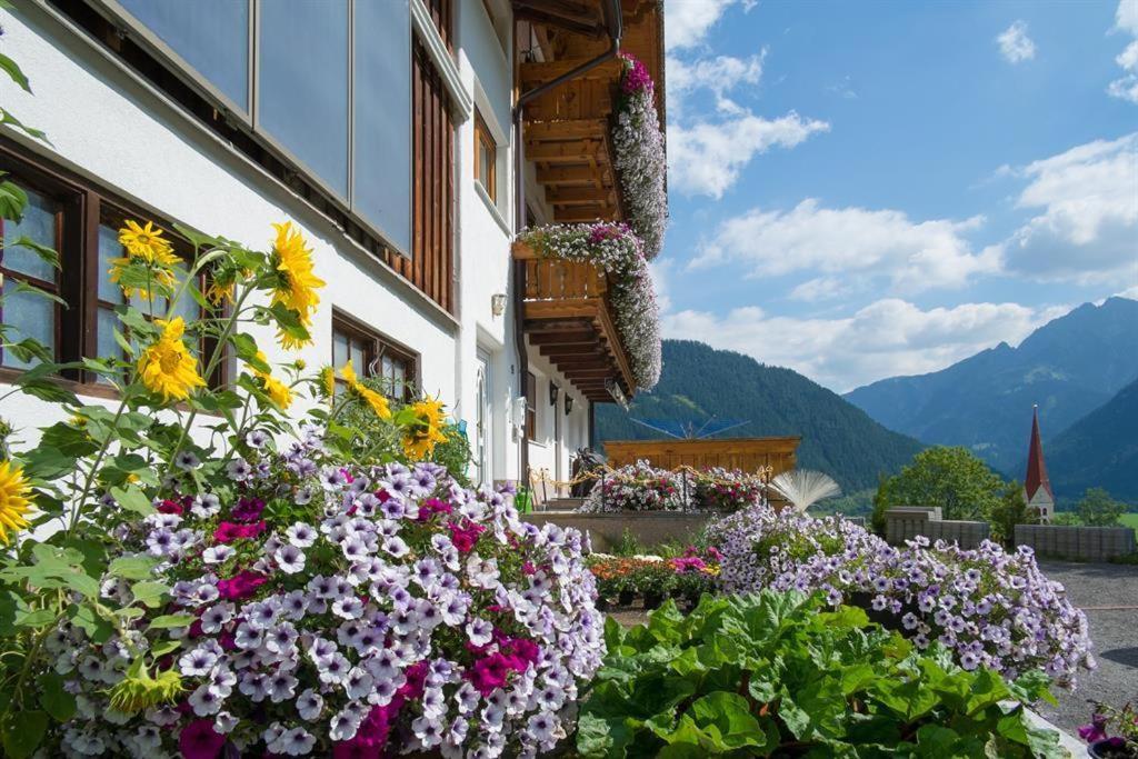 Alpenview Lechtal Daire Holzgau Dış mekan fotoğraf