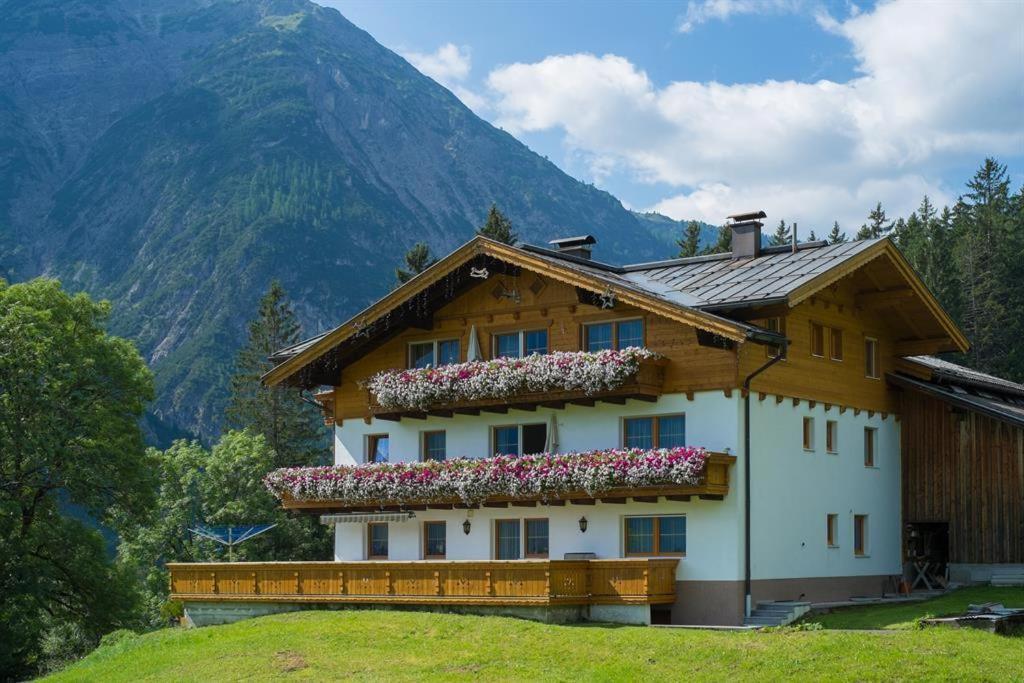 Alpenview Lechtal Daire Holzgau Dış mekan fotoğraf